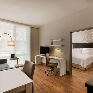 One-Bedroom King Suite Non-Smoking